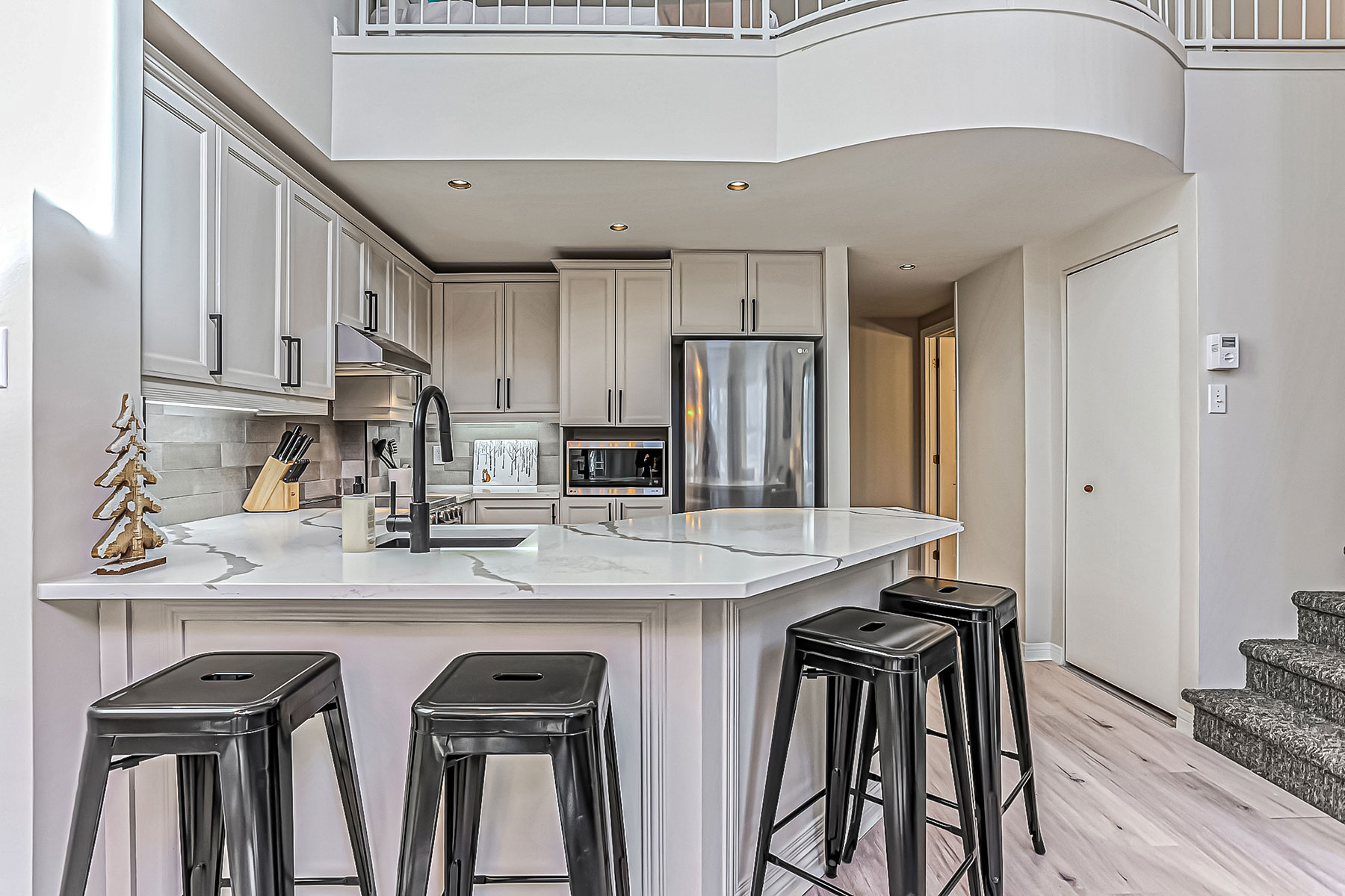 Condo-107-15_27-2