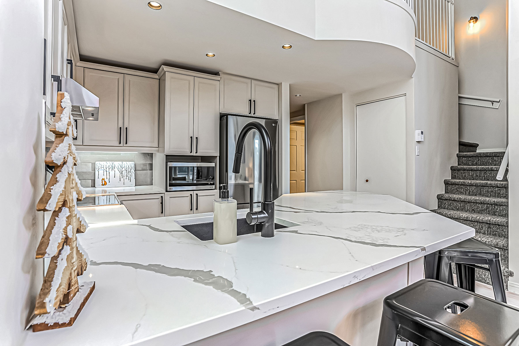 Condo-107-16_39-2