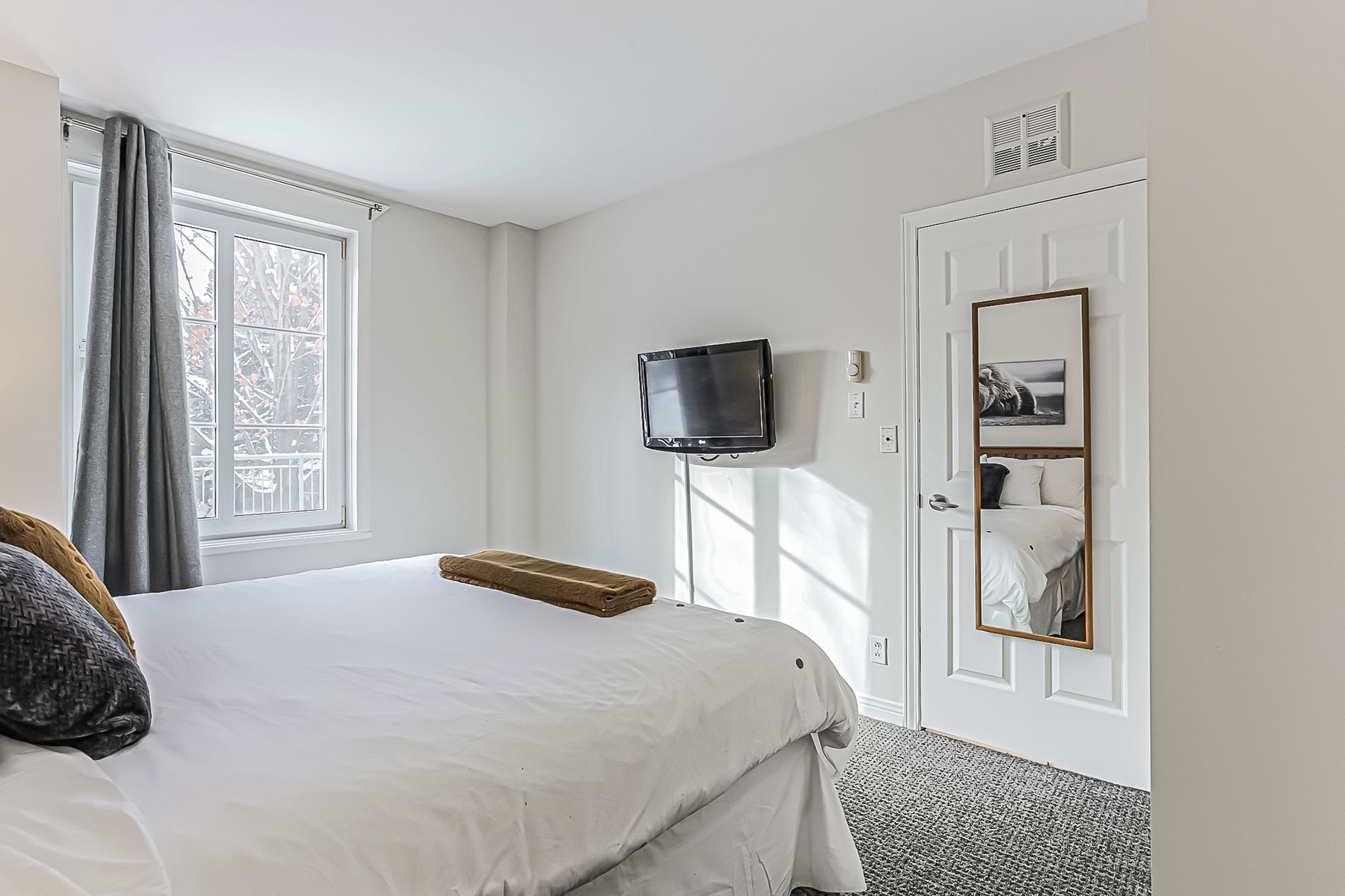 Condo-107-37-2