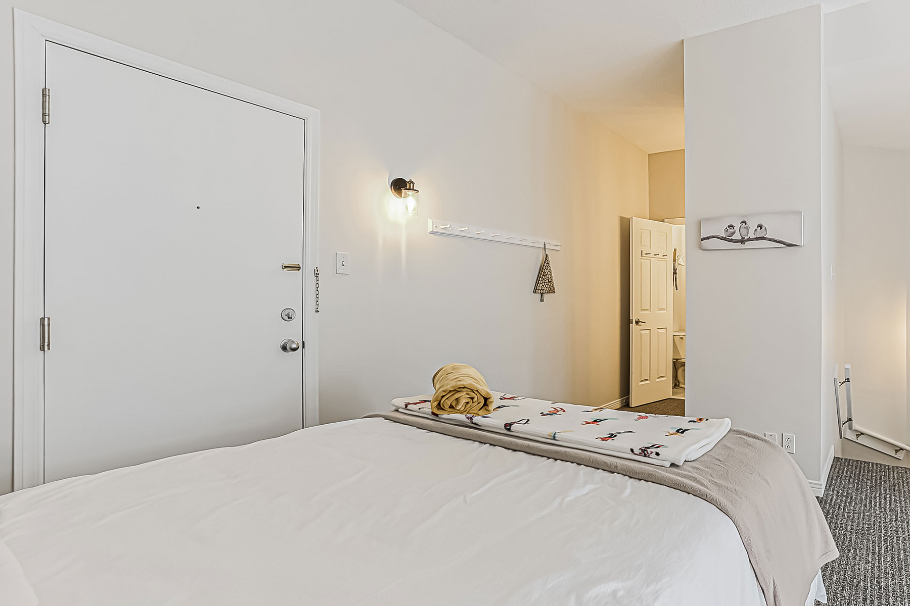 Condo-107-43-2