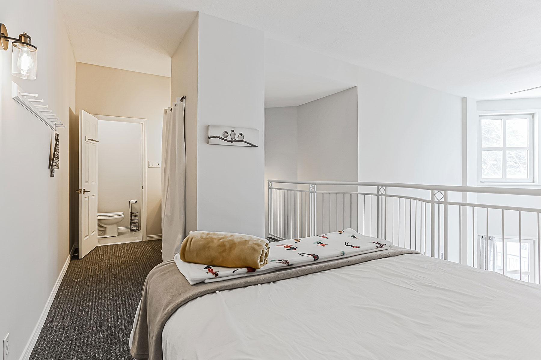 Condo-107-44-2